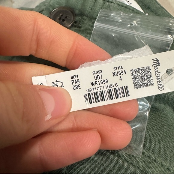 Madewell The Taper-Leg Utility Pant in Garment-Dyed Twill green - Picture 7 of 7